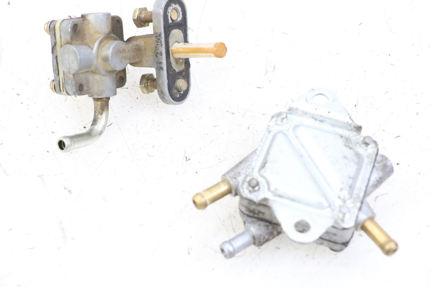 photo de DEPRESSION RESERVOIR HYOSUNG GTR 125 (2006 - 2008)