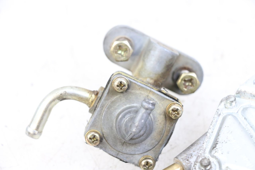 photo de DEPRESSION RESERVOIR HYOSUNG GTR 125 (2006 - 2008)