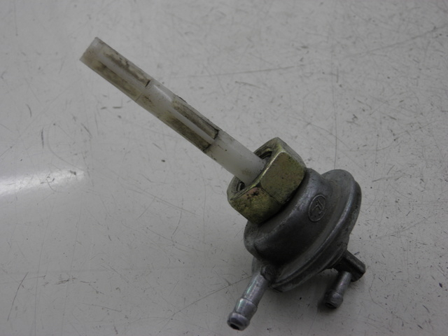 photo de DEPRESSION RESERVOIR PEUGEOT TWEET 4T 50 (2010 - 2014)