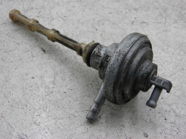 photo de DEPRESSION RESERVOIR PIAGGIO FLY 125 (2005 - 2012)