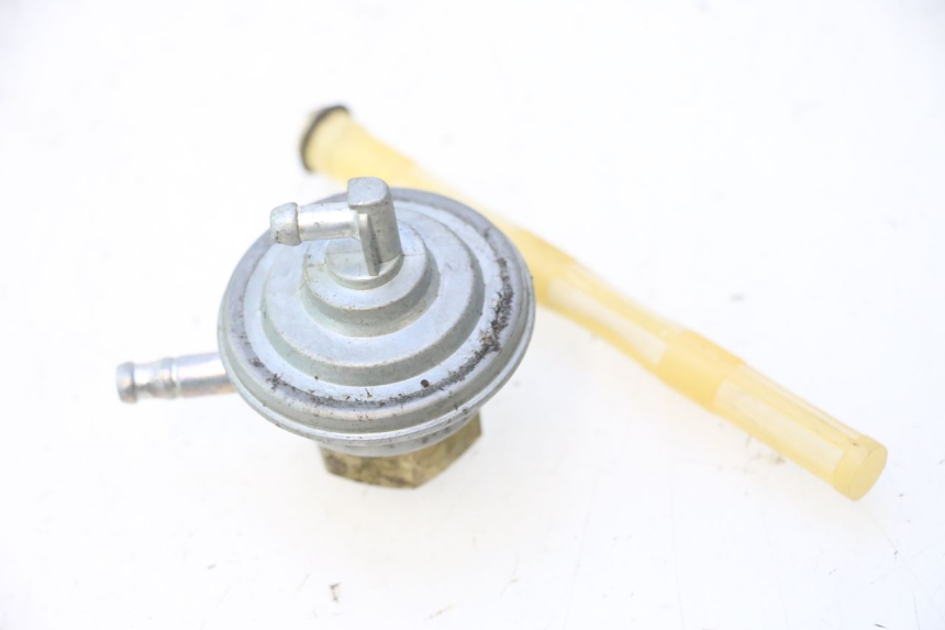 photo de DEPRESSION RESERVOIR HONDA SCV LEAD 100 (2003 - 2007) - Vue principale