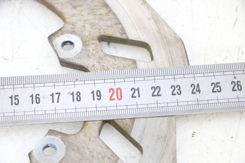 photo de DISQUE FREIN ARRIERE KSR CODE 125 (2018 - 2020) - Zoom état d’usage