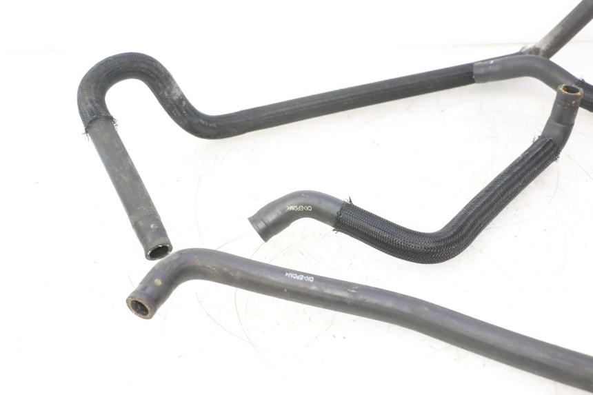 photo de DURITE RADIATEUR SUZUKI BURGMAN 125 (2007 - 2014) - Zoom état d’usage