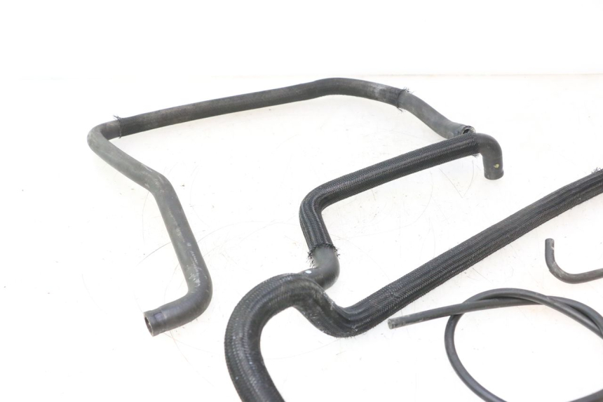 photo de DURITE RADIATEUR SUZUKI BURGMAN 125 (2007 - 2014) - Zoom état d’usage