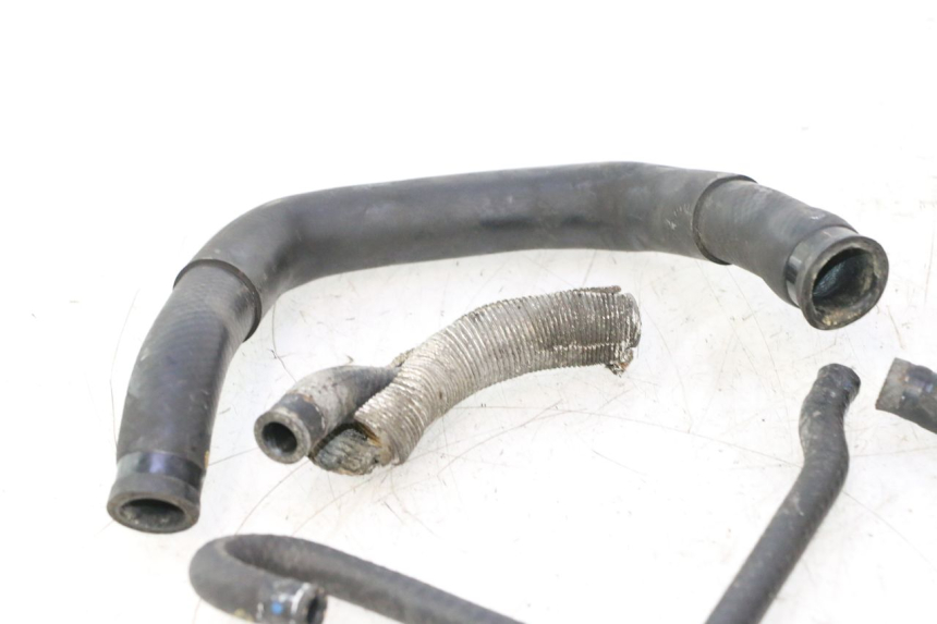 photo de DURITE RADIATEUR SUZUKI BURGMAN EXECUTIVE ABS 650 (2006 - 2012) - Autre angle de vue