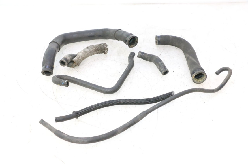 photo de DURITE RADIATEUR SUZUKI BURGMAN EXECUTIVE ABS 650 (2006 - 2012) - Gros plan technique