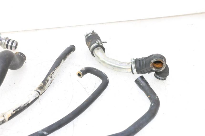 photo de DURITE RADIATEUR GILERA GP 800 (2007 - 2013) - Autre angle de vue