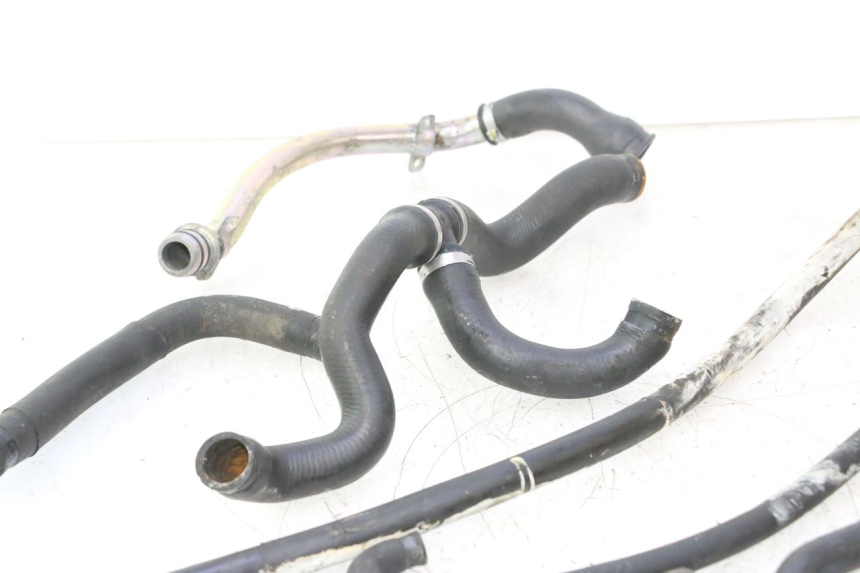 photo de DURITE RADIATEUR GILERA GP 800 (2007 - 2013) - État de surface