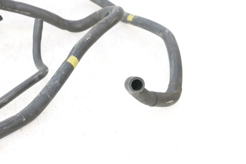 photo de DURITE RADIATEUR PIAGGIO MP3 500 (2016 - 2018) - Gros plan technique