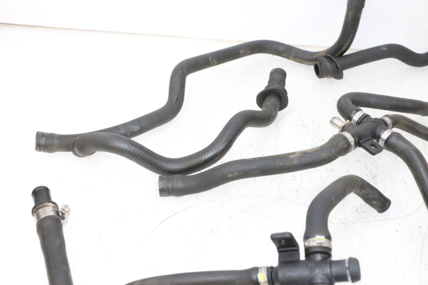 photo de DURITE RADIATEUR PIAGGIO VESPA GTS SUPER IE 125 (2009 - 2016) - Zoom état d’usage