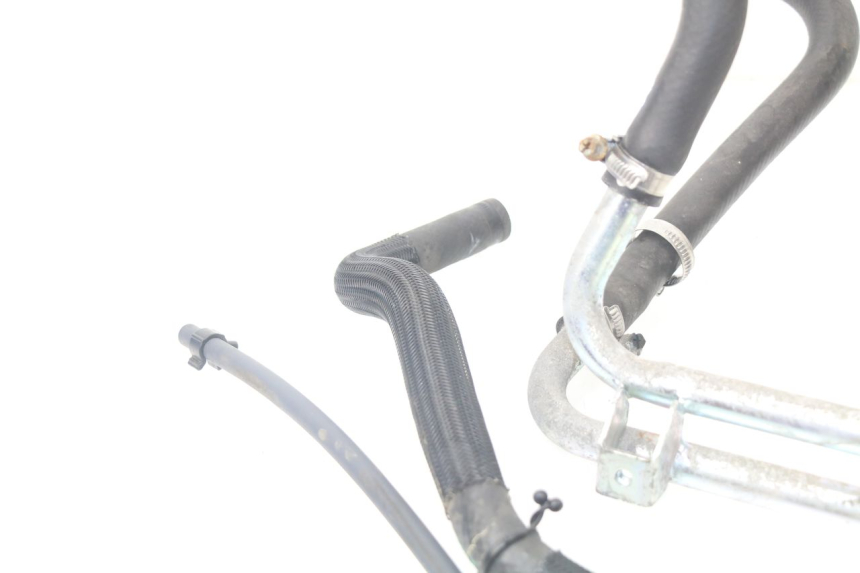 photo de DURITE RADIATEUR YAMAHA XMAX X-MAX ABS 125 (2014 - 2016) - Gros plan technique