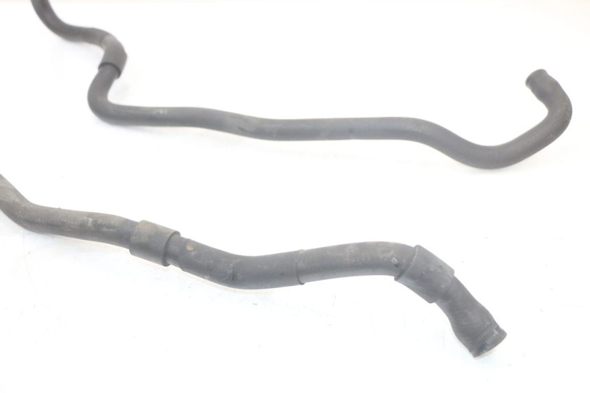 photo de DURITE RADIATEUR PIAGGIO XEVO - X EVO 125 (2007 - 2016) - Autre angle de vue