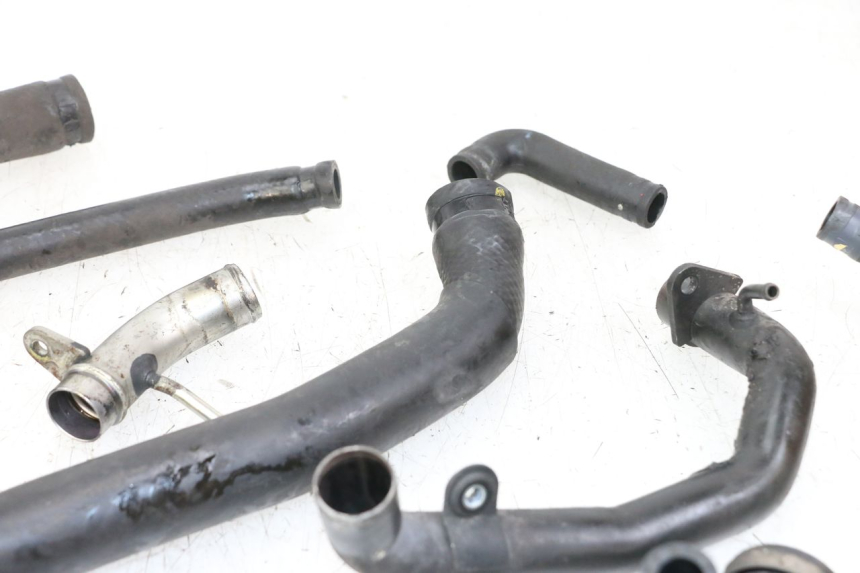 photo de DURITE RADIATEUR YAMAHA FZ1 FAZER 1000 (2007 - 2009) - Points de fixation