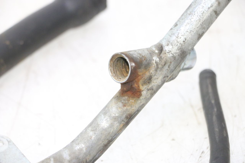 photo de DURITE RADIATEUR YAMAHA YP MAJESTY 125 (1998 - 2001) - Autre angle de vue