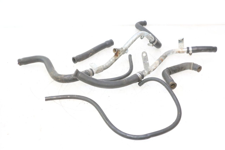 photo de DURITE RADIATEUR YAMAHA YP MAJESTY 125 (1998 - 2001) - Gros plan technique