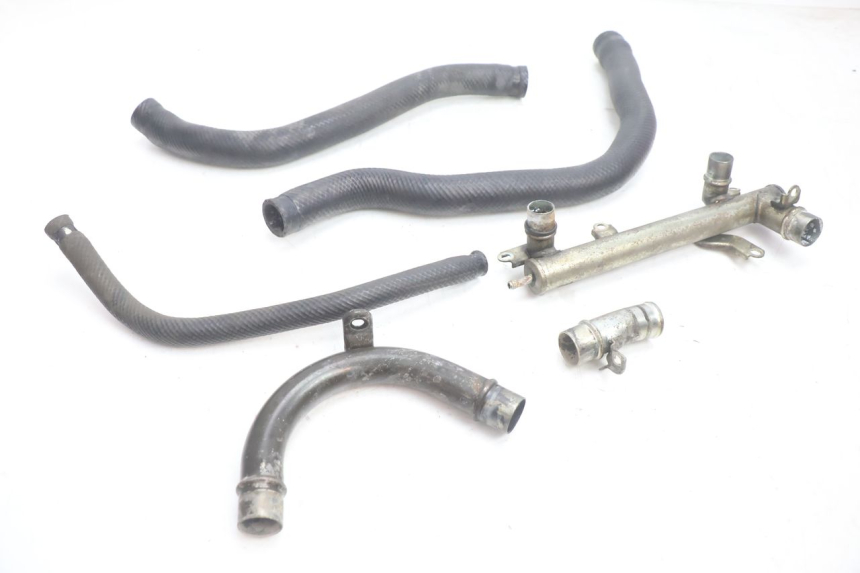 photo de DURITE RADIATEUR YAMAHA YZF R GENESIS 750 (1993 - 1998) - Vue principale