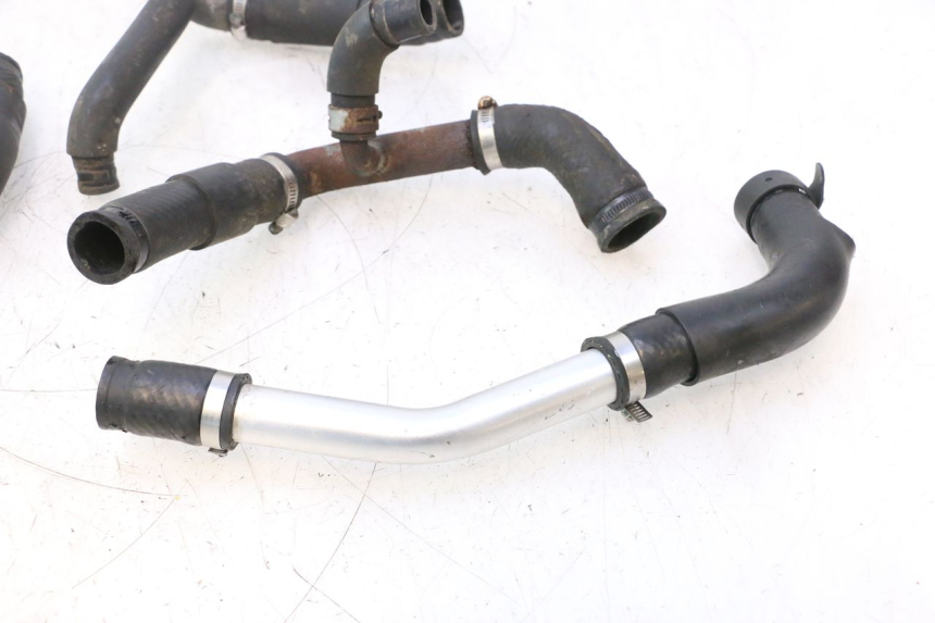 photo de DURITE RADIATEUR YAMAHA YZF R6 600 (2008 - 2009) - Gros plan technique