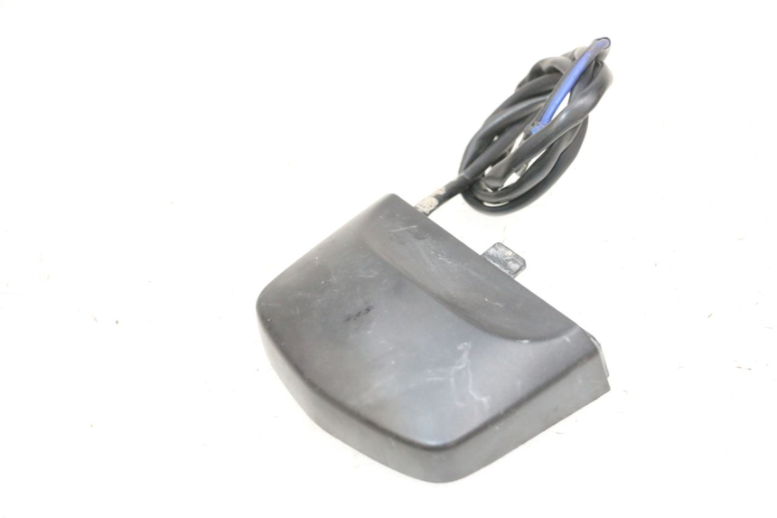 photo de ECLAIRAGE DE PLAQUE YAMAHA FJR ABS 1300 (2006 - 2012) - Gros plan technique