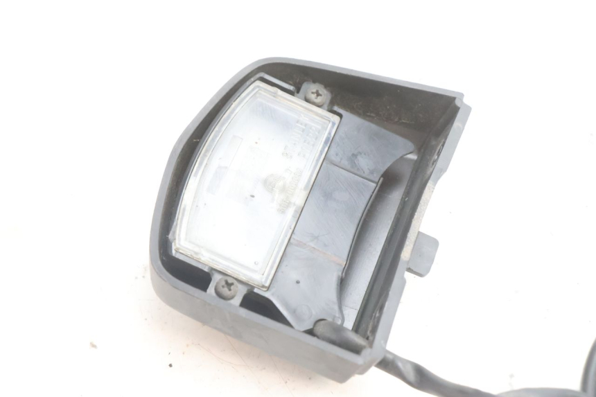 photo de ECLAIRAGE DE PLAQUE YAMAHA FZ8 800 (2010 - 2016) - Détail de la pièce