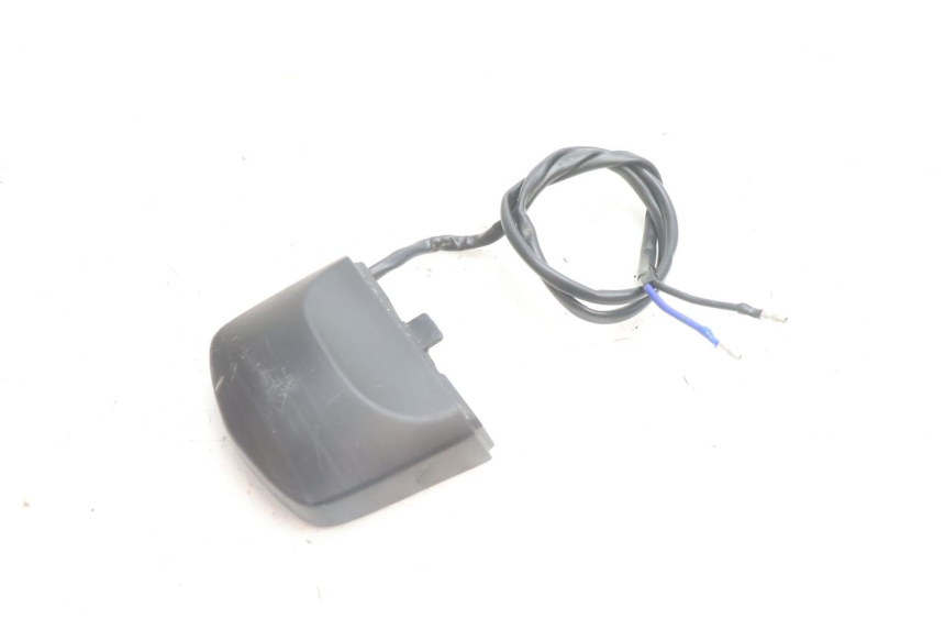 photo de ECLAIRAGE DE PLAQUE YAMAHA FZ8 800 (2010 - 2016) - Autre angle de vue