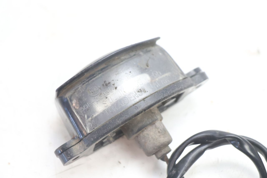 photo de ECLAIRAGE DE PLAQUE SUZUKI GSX F GSXF 750 (1988 - 1998) - Détail de la pièce