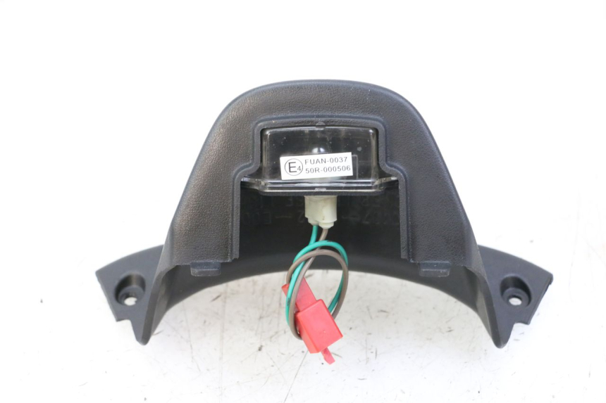 photo de ECLAIRAGE DE PLAQUE KYMCO XCITING 500 (2007 - 2010)