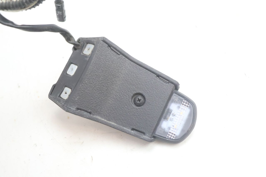 photo de ECLAIRAGE DE PLAQUE PIAGGIO MP3 HPE 530 (2022 - 2026) - Zoom état d’usage