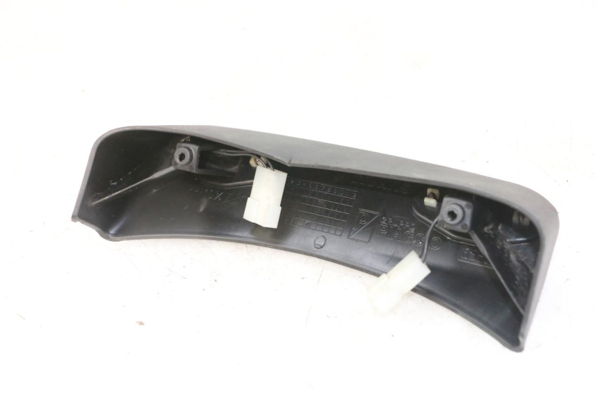 photo de ECLAIRAGE DE PLAQUE PIAGGIO MP3 LT 300 (2010 - 2016)