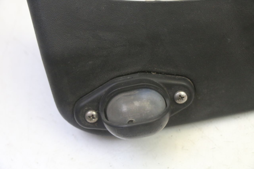 photo de ECLAIRAGE DE PLAQUE PIAGGIO MP3 LT 300 (2010 - 2016) - Détail de la pièce