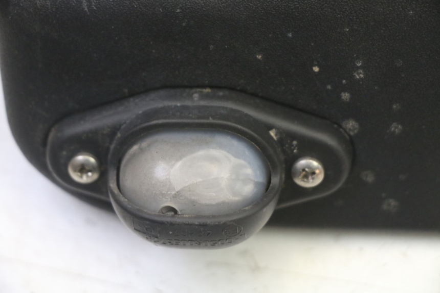 photo de ECLAIRAGE DE PLAQUE PIAGGIO MP3 RL 250 (2007 - 2010)
