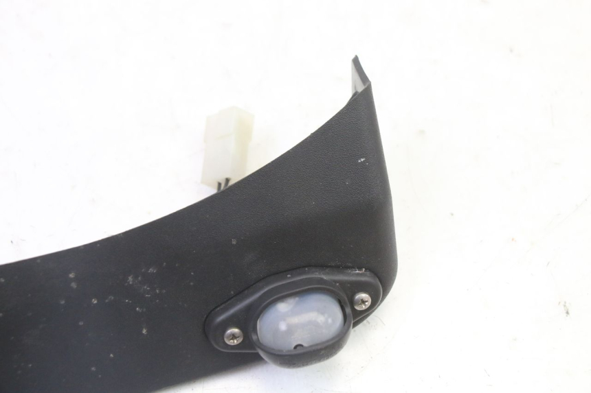 photo de ECLAIRAGE DE PLAQUE PIAGGIO MP3 RL 250 (2007 - 2010)