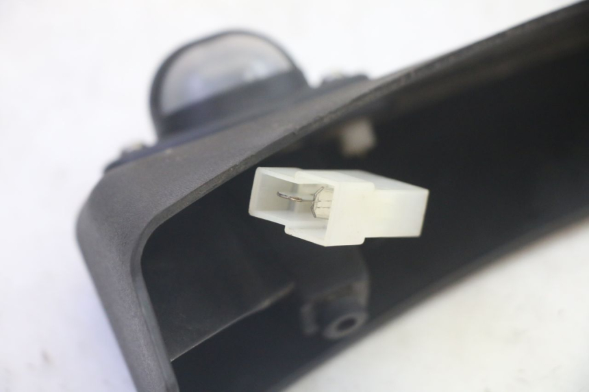 photo de ECLAIRAGE DE PLAQUE PIAGGIO MP3 RL 250 (2007 - 2010) - Zoom état d’usage
