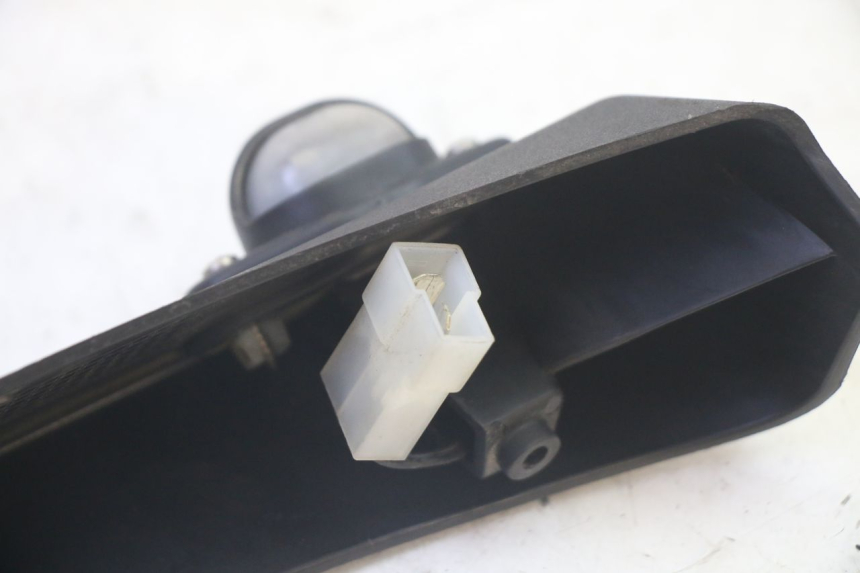 photo de ECLAIRAGE DE PLAQUE PIAGGIO MP3 RL 250 (2007 - 2010) - Autre angle de vue