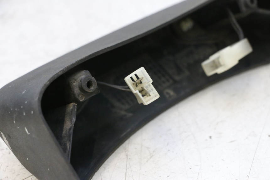 photo de ECLAIRAGE DE PLAQUE PIAGGIO MP3 RL 250 (2006 - 2010) - Gros plan technique