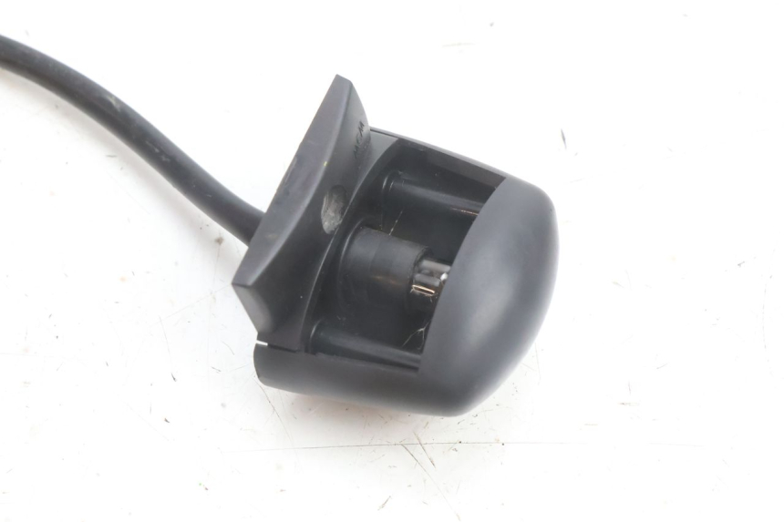 photo de ECLAIRAGE DE PLAQUE YAMAHA N-MAX NMAX 125 (2021 - 2024) - Détail de la pièce