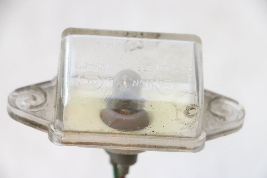 photo de ECLAIRAGE DE PLAQUE KYMCO LIKE 4T 50 (2019 - 2025) - Gros plan technique