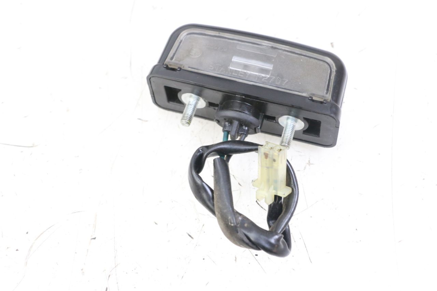 photo de ECLAIRAGE DE PLAQUE HONDA SH i 300 (2015 - 2020) - Gros plan technique