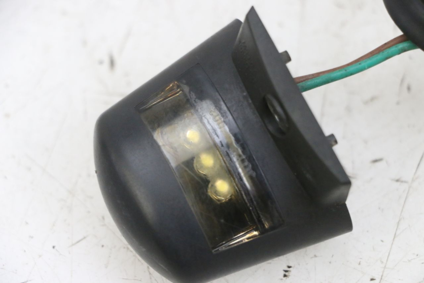 photo de ECLAIRAGE DE PLAQUE PEUGEOT SPEEDFIGHT 4 4T EFI 50 (2021 - 2025) - Autre angle de vue