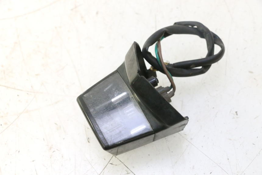 photo de ECLAIRAGE DE PLAQUE KYMCO SUPER 8 2T 50 (2007 - 2013) - Détail de la pièce