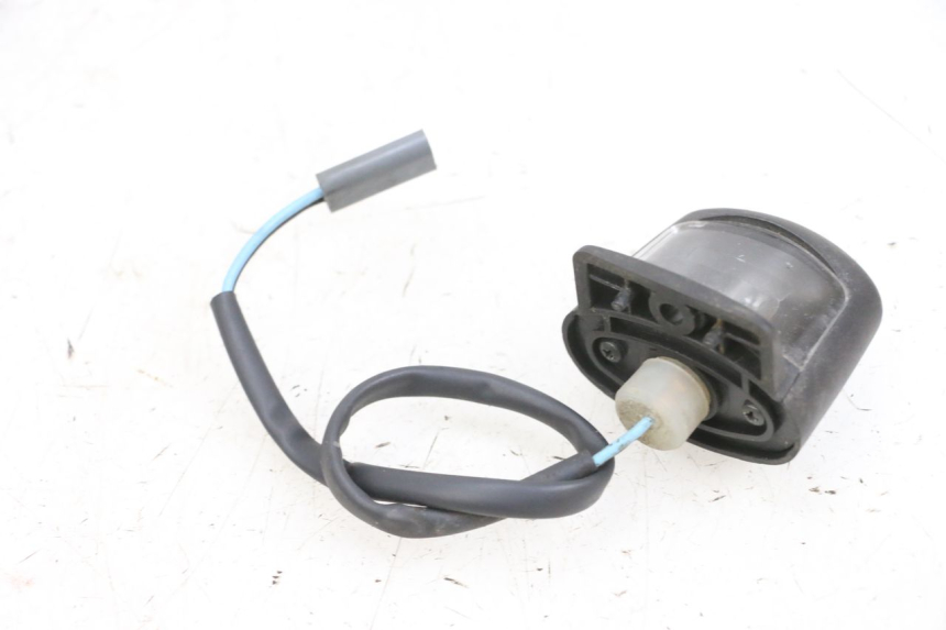 photo de ECLAIRAGE DE PLAQUE YAMAHA XMAX X-MAX 125 (2006 - 2009) - Autre angle de vue