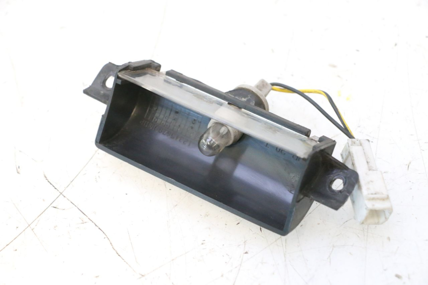 photo de ECLAIRAGE DE PLAQUE PIAGGIO X8 STREET 125 (2006 - 2007) - Détail de la pièce