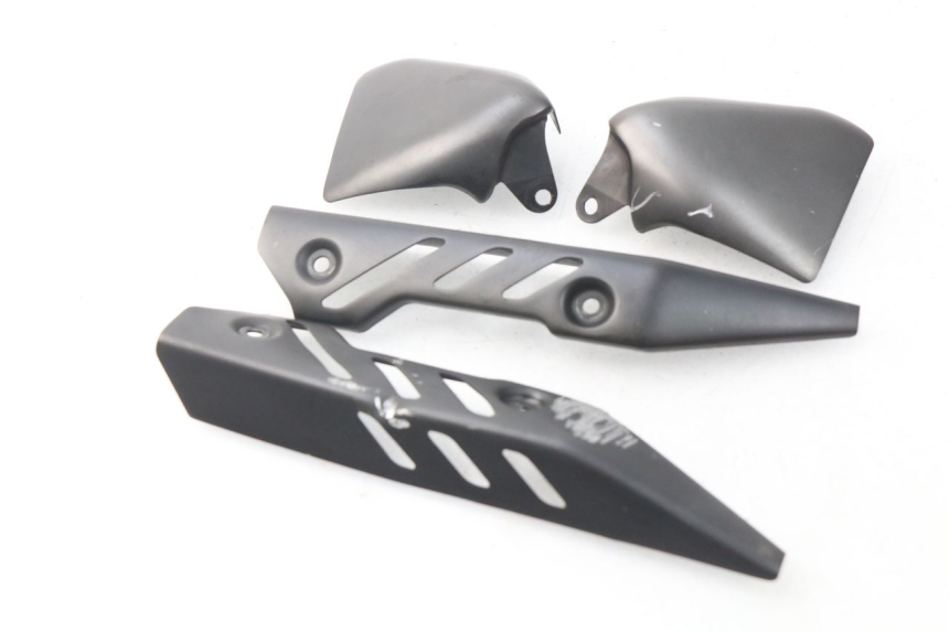 photo de ECOPE RADIATEUR MV AGUSTA BRUTALE R WALLY 910 (2008 - 2008) - Autre angle de vue