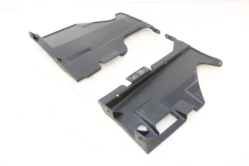 photo de ECOPE RADIATEUR CAN-AM SPYDER RS 1000 (2008 - 2012) - Vue d’ensemble