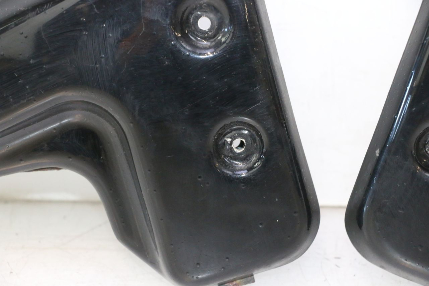 photo de ECOPE RADIATEUR YAMAHA XJR 1300 (1998 - 2002) - Zoom état d’usage