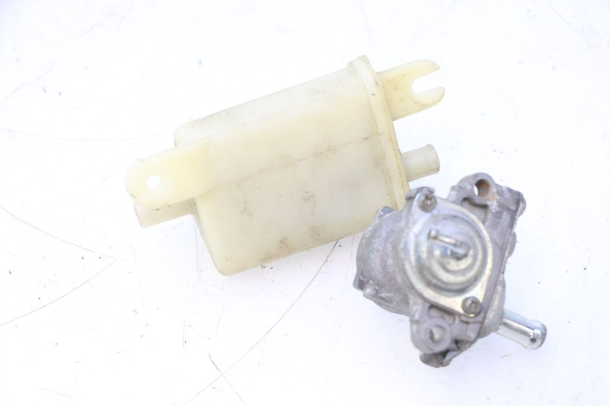 photo de ELECTROVANNE CANISTER YAMAHA YP MAJESTY 125 (2007 - 2010) - Autre angle de vue