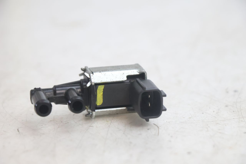 photo de ELECTROVANNE CANISTER PIAGGIO ZIP IGET 4T 50 (2021 - 2023) - Zoom état d’usage