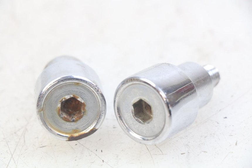 photo de EMBOUT DE GUIDON NECO ALEXONE 125 (2017 - 2024) - Zoom état d’usage