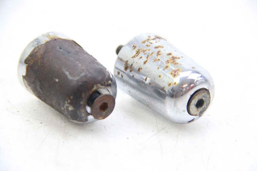photo de EMBOUT DE GUIDON APRILIA ATLANTIC 500 (2002 - 2003)