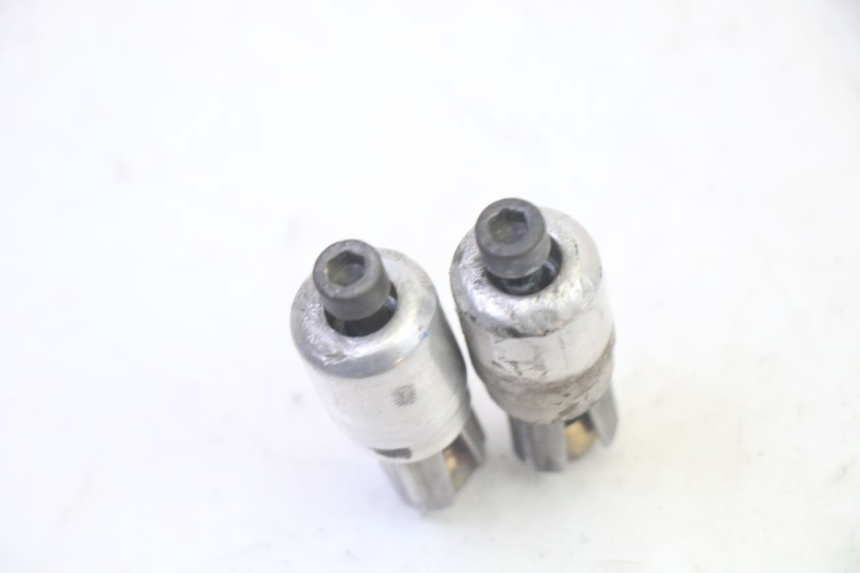 photo de EMBOUT DE GUIDON PEUGEOT ELYSTAR 50 (2002 - 2014)