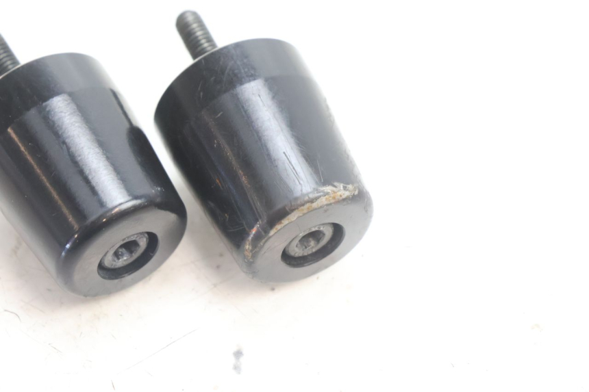 photo de EMBOUT DE GUIDON YAMAHA FZ8 800 (2010 - 2016) - Autre angle de vue